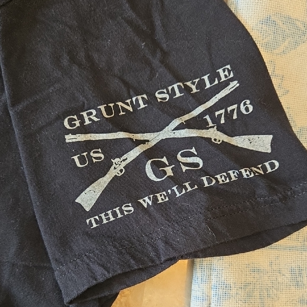 Grunt Style Black T-Shirt with Patriotic Graphic - Picture 3 of 5
